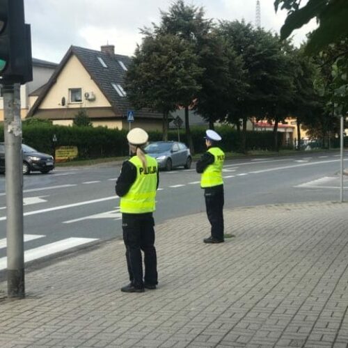 Bezpieczna droga do szkoły pod okiem policjanta