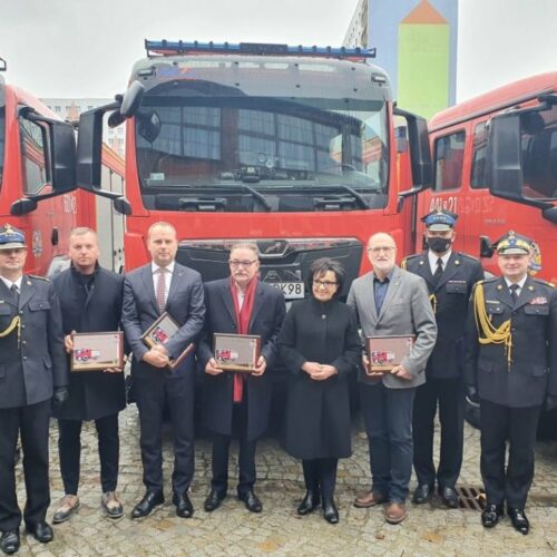 Nowy wóz strażacki dla Jednostki Ratowniczo-Gaśniczej w Jelczu-Laskowicach