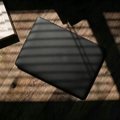 Jak skutecznie zabezpieczyć MacBook Pro 14 (2026)? Najlepsze akcesoria i sposoby ochrony